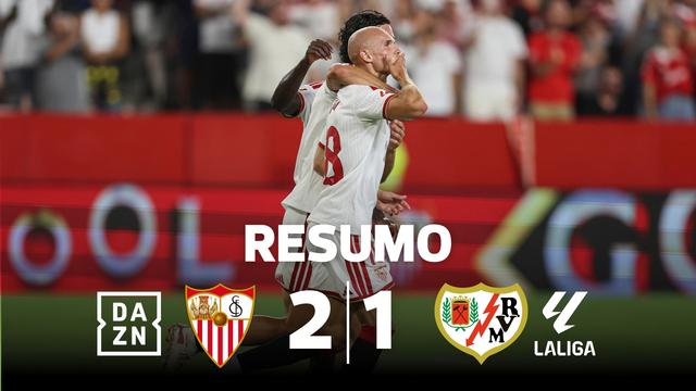 Erro inacreditável e expulsão não travam vitória dramática do Sevilha (resumo)