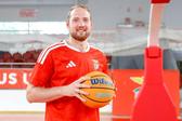Aleksander Dziewa renovou por mais um ano com a equipa encarnada. Foto Benfica