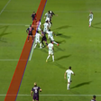Deniz Gul em fora de jogo por 73 cm