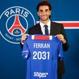 Ferrán Torres trocou o Barcelona pelo PSG a troco de 50 milhões de euros - Foto: PSG