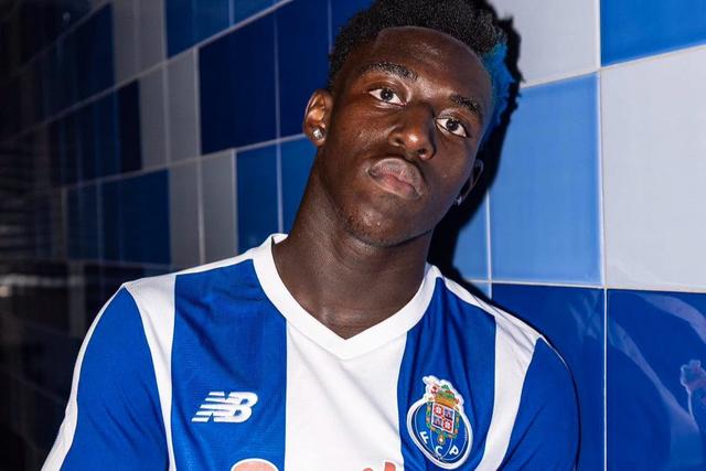 Tcherno Jamanca, jovem avançado de 17 anos, renovou por três temporadas - Foto: FC PORTO