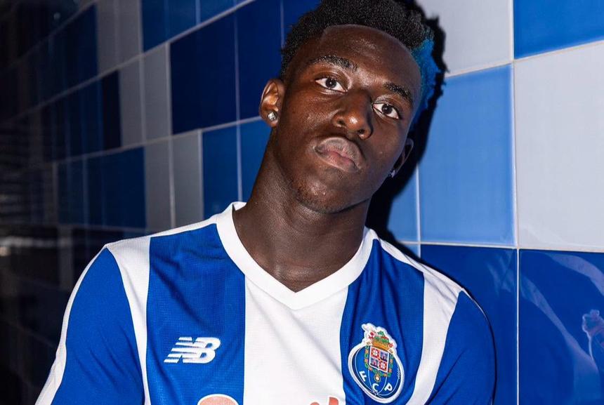 Tcherno Jamanca, jovem avançado de 17 anos, renovou por três temporadas - Foto: FC PORTO
