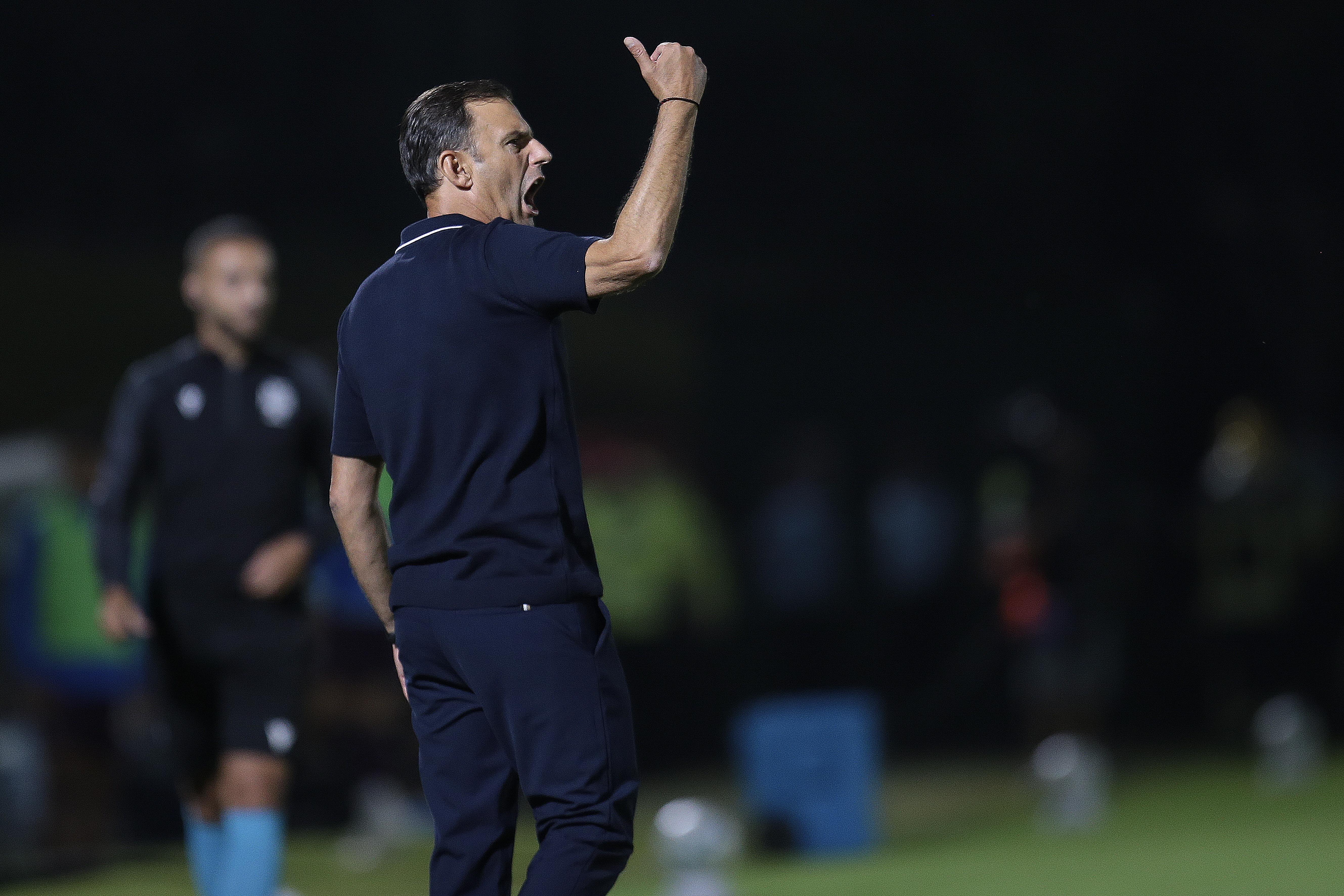 Sotiris Silaidopoulos, treinador do Rio Ave - Foto: MANUEL FERNANDO ARAÚJO/LUSA