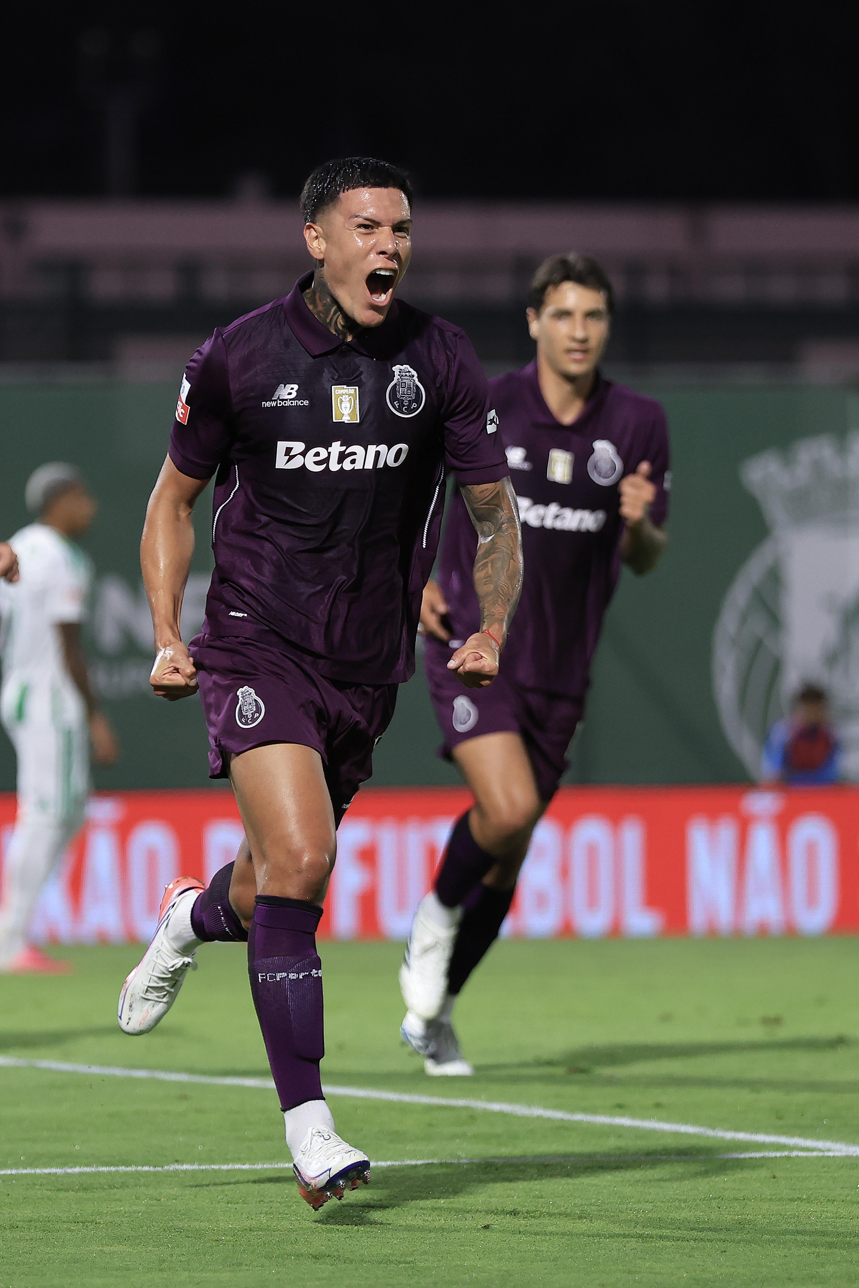 Nehuén Pérez adiantou o FC Porto em Vila do Conde - Foto: MANUEL FERNANDO ARAÚJO/LUSA