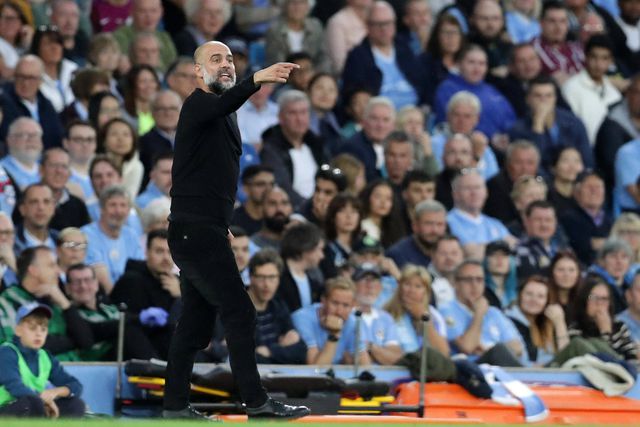 Guardiola queixa-se com regresso a Manchester: «De autocarro chegamos muito mais tarde»