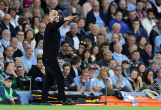 Guardiola queixa-se com regresso a Manchester: «De autocarro chegamos muito mais tarde»