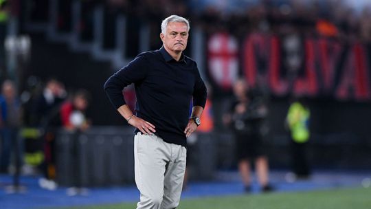 Roma: Mourinho revela titularidade de Svilar e não esquece final perdida