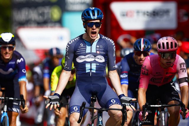 Ciclismo: Alberto Dainese vence 19.ª etapa da Vuelta