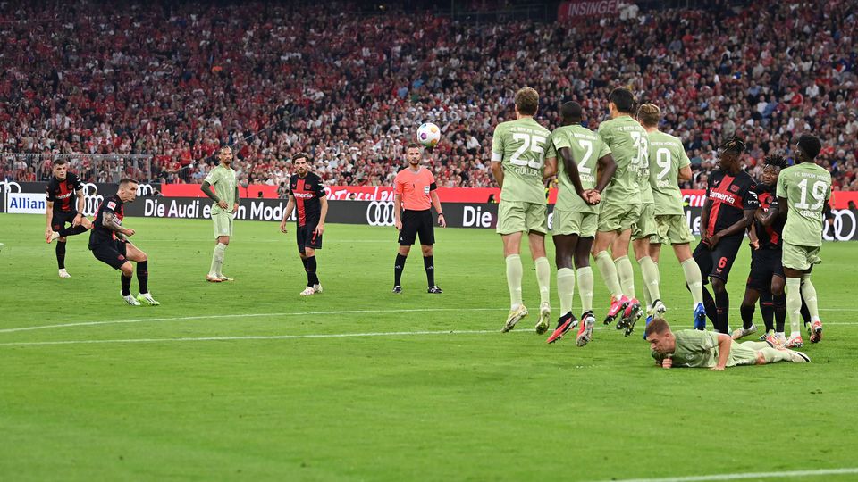Grimaldo marca golaço, Leverkusen empata Bayern no Arena