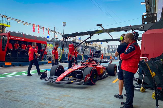 Fórmula 1: Ferrari domina primeiros treinos livres em Singapura