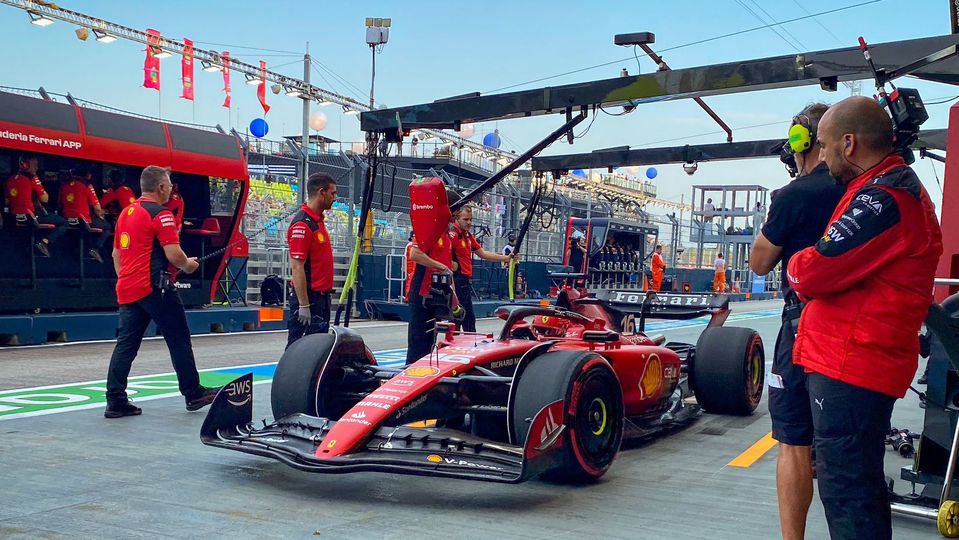 Fórmula 1: Ferrari domina primeiros treinos livres em Singapura