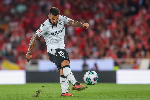 Canto direto de Tiago Silva vale prémio