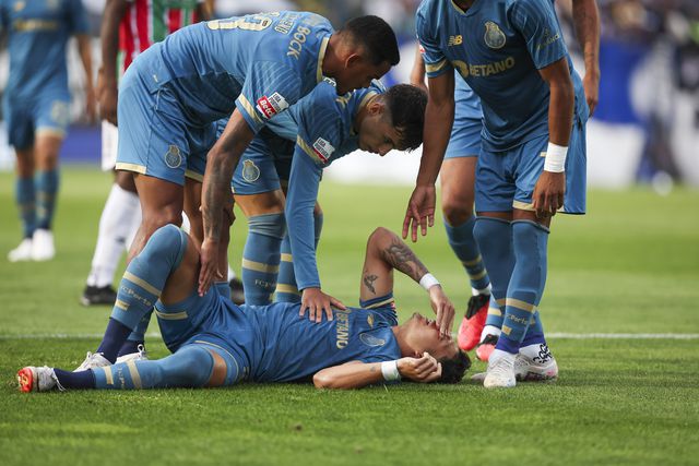 FC Porto: Marcano e Evanilson com a mesma lesão