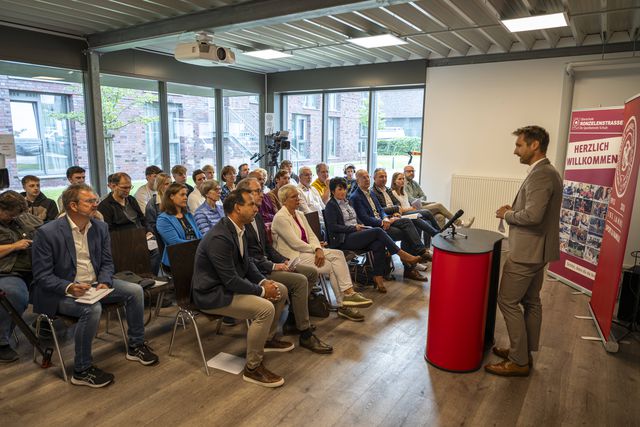 À atenção de escolas, professores, pais e governantes