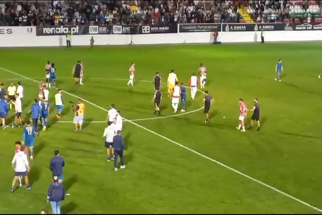 Vídeo: abraço entre Sérgio Conceição e Sérgio Vieira