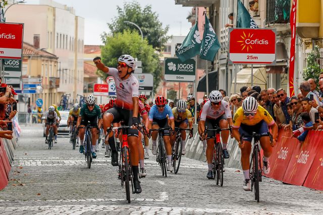 Ciclismo: Agustina Reyes brilha na Volta a Portugal feminina