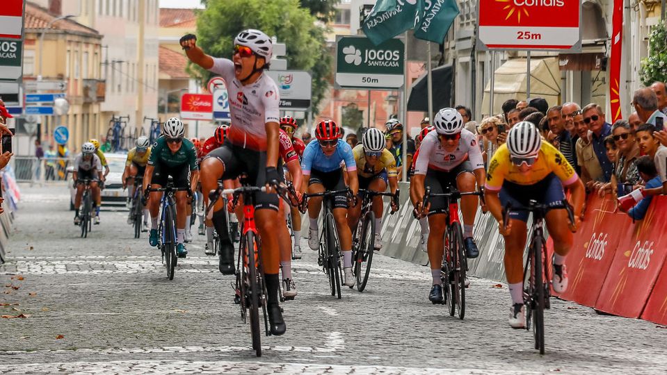 Ciclismo: Agustina Reyes brilha na Volta a Portugal feminina