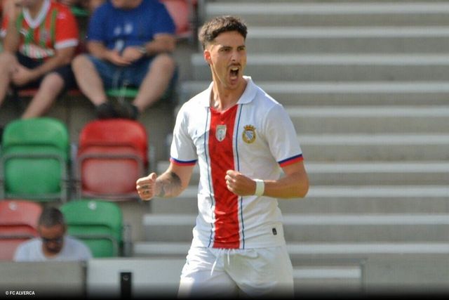 Alverca madrugador vence na estreia de dois treinadores