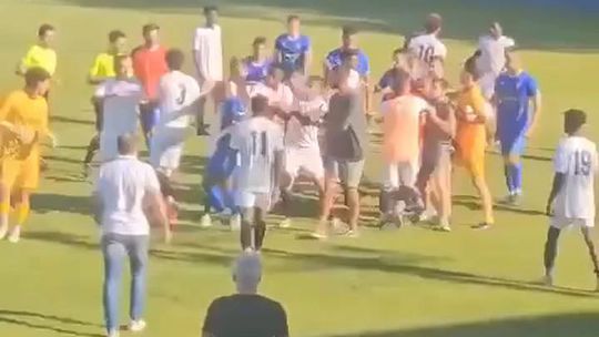 Jogo da AF Viana do Castelo termina com festival de pancadaria entre jogadores