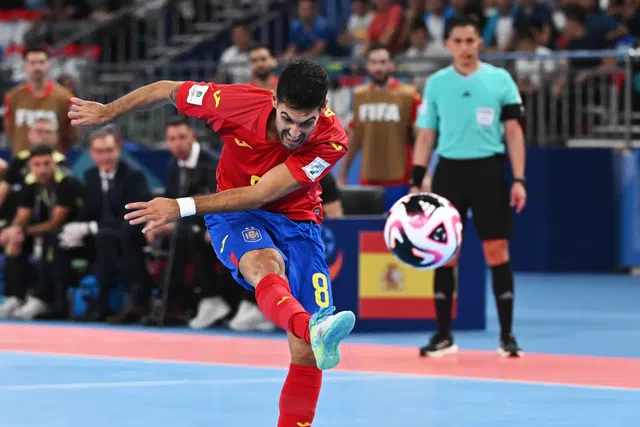 Mundial: duelo de favoritos acaba em empate