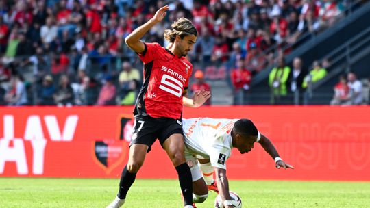 Rennes conquista vitória caseira na estreia de Jota