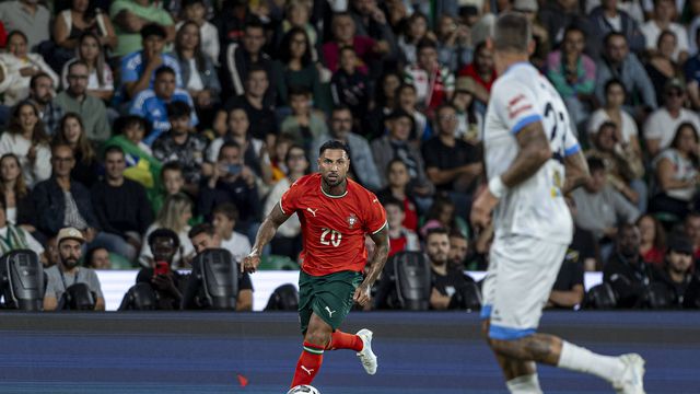 Que desperdício num jogo de lendas: Em quantas equipas Quaresma ainda jogava?