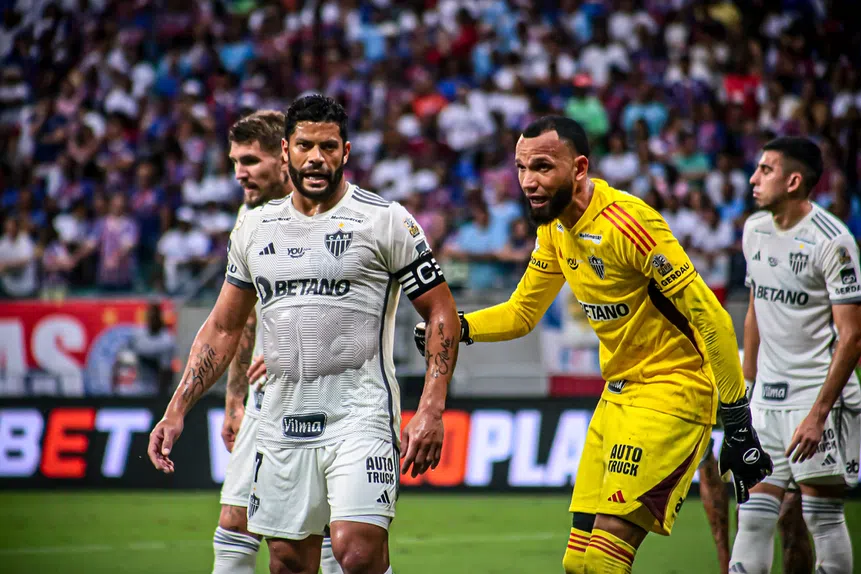 Adeptos atacam filha de Éverson! Hulk revolta-se
