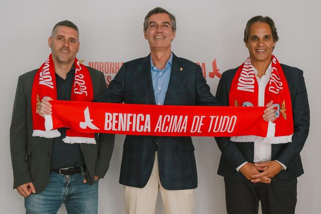 Noronha Lopes ao centro, ladeado por Pedro Ferreira e Nuno Gomes