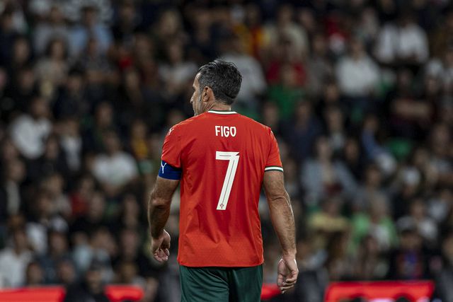 Há quantos anos Figo não marcava em Alvalade? E que belo golo!