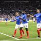 Umtiti ao serviço da seleção francesa com Griezmann e Giroud