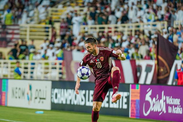 Tadic foi titular e o homem do jogo no Al Wahda-Al Ittihad