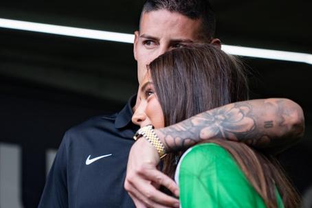 Salomé pediu e o pai James Rodríguez voltou mesmo à Colômbia: «Alguém me acorde...»