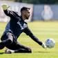 Diogo Costa em ação no treino de preparação para o clássico - Foto: FC Porto