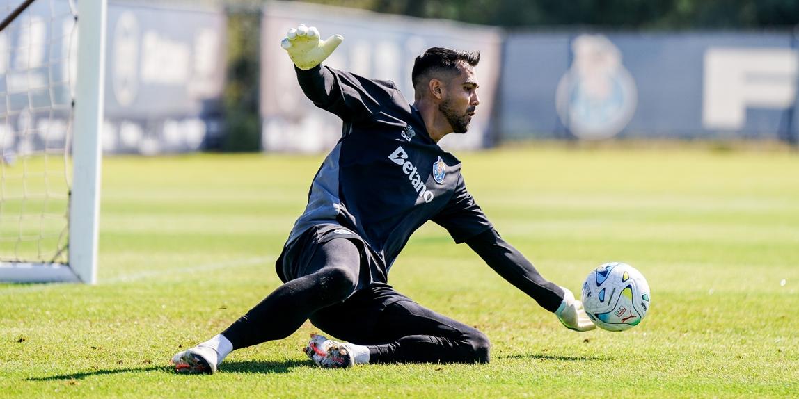 Diogo Costa em ação no treino de preparação para o clássico - Foto: FC Porto