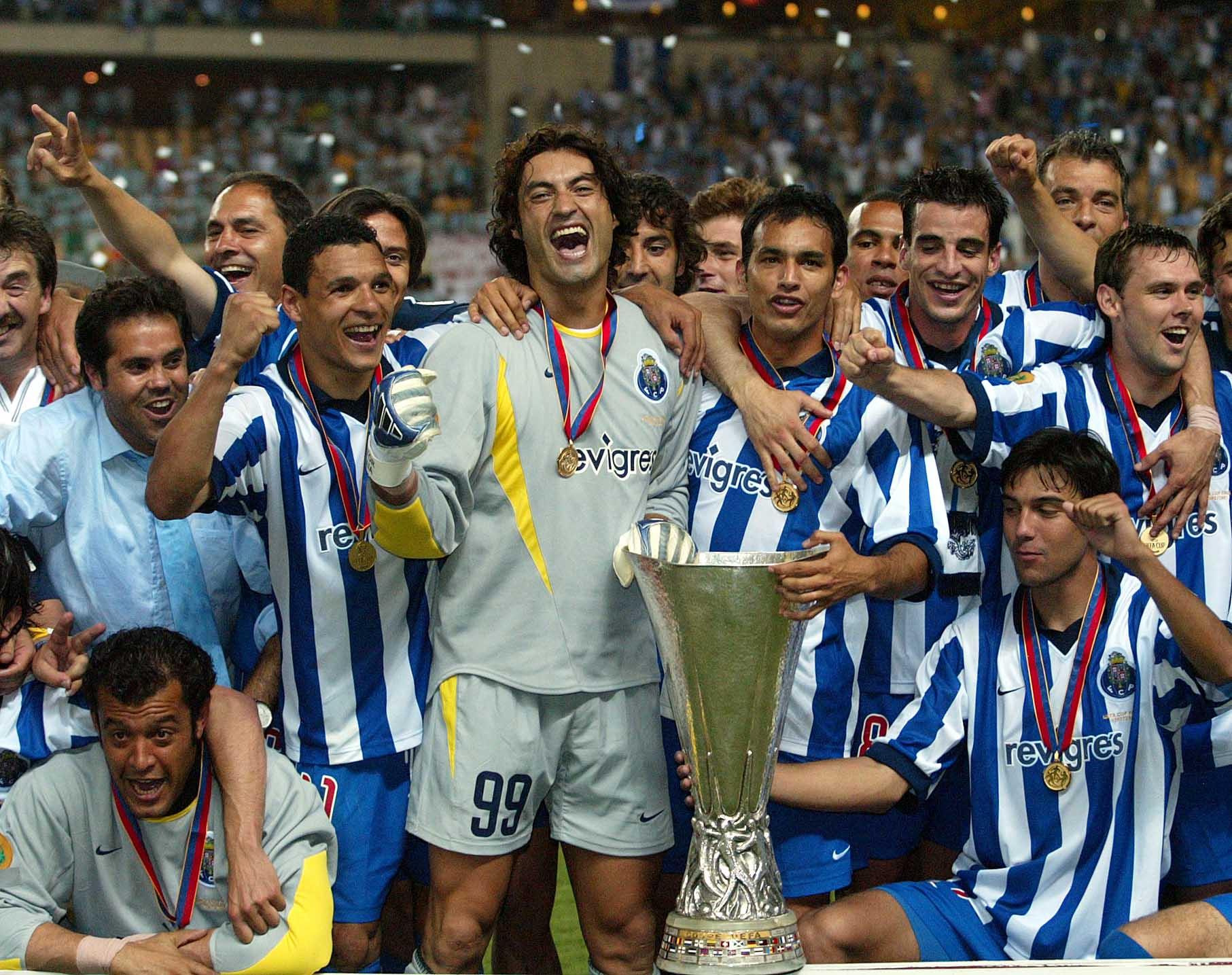 53.º FC Porto (Portugal), 118 jogos, 59 vitórias, 23 empates e 36 derrotas. Melhor: vencedor (2003 e 2011). Foto A BOLA
