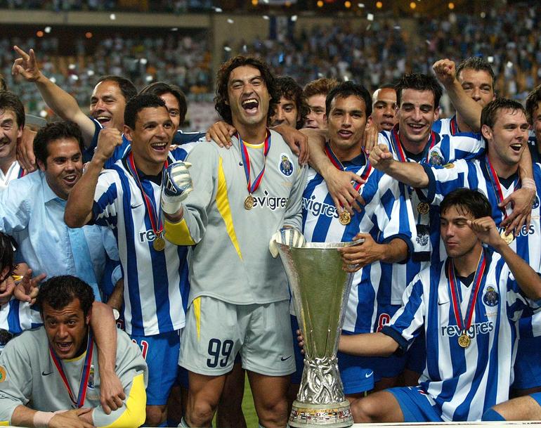 53.º FC Porto (Portugal), 118 jogos, 59 vitórias, 23 empates e 36 derrotas. Melhor: vencedor (2003 e 2011). Foto A BOLA