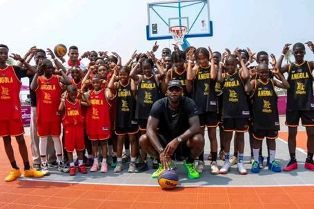 O 'King na baía de Luanda: LeBron James inspira basquetebol angolano