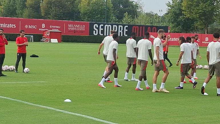 Treino do Milan antes do jogo com o Benfica