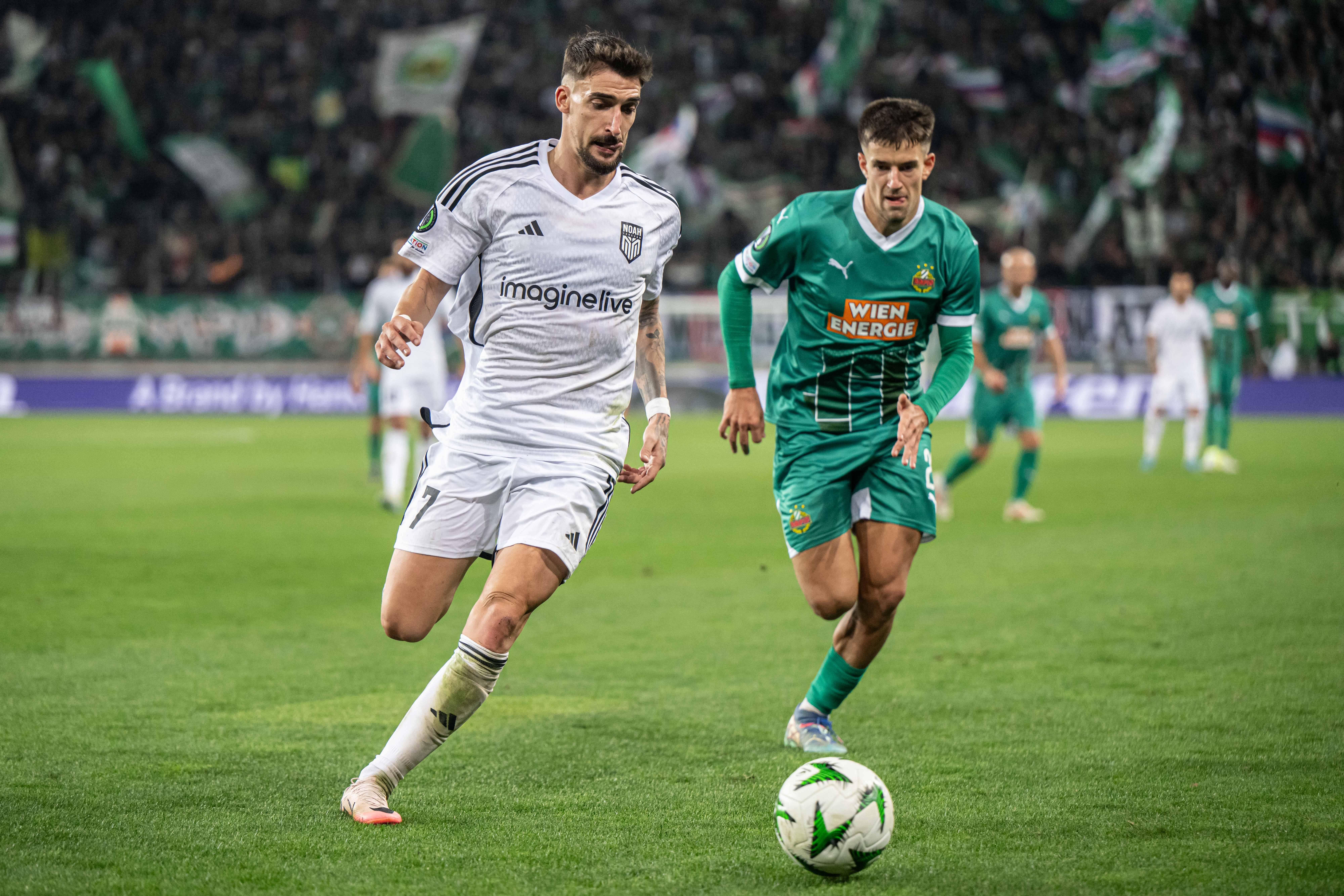 Kevin Behrens (Noah): 8 golos em 10 jogos (Foto: IMAGO)