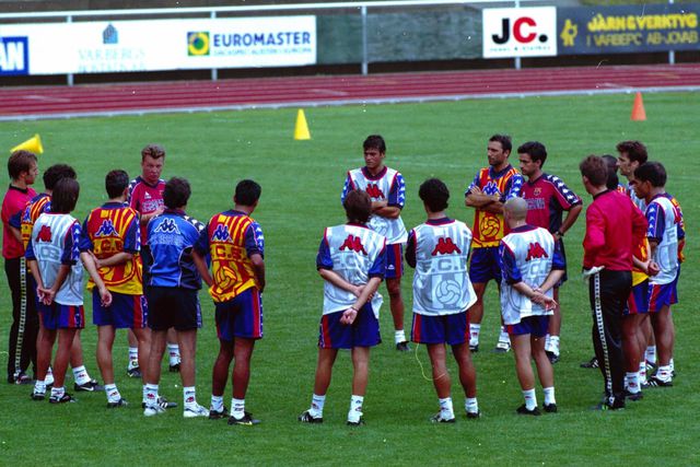 Stoichkov arrasa Van Gaal: «Não é ninguém na minha vida, é um falso, um mentiroso»