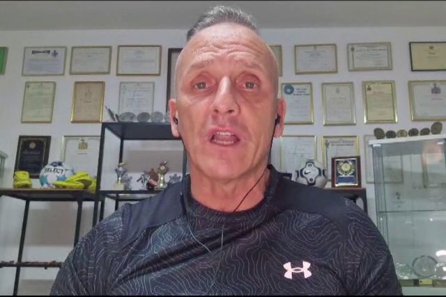 Pedro Henriques analisa áudios do VAR do lance entre David Carmo e Rafa Silva no clássico da Luz