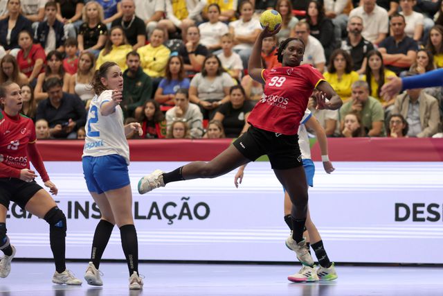 Andebol: Portugal mais longe do Euro-2024