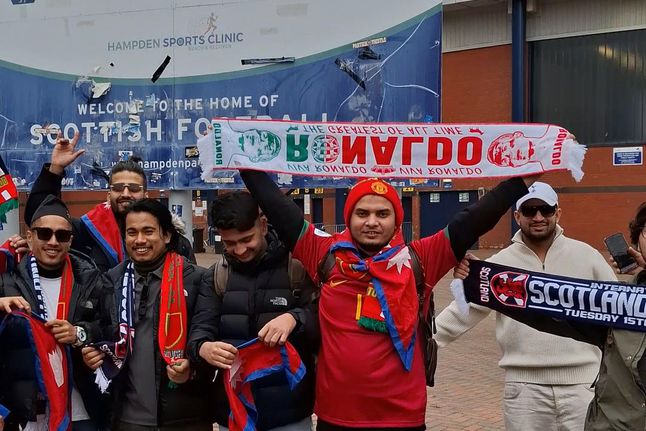 Grupo de Nepaleses em Glasgow para apoiar Cristiano Ronaldo