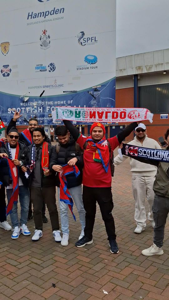 Grupo de Nepaleses em Glasgow para apoiar Cristiano Ronaldo