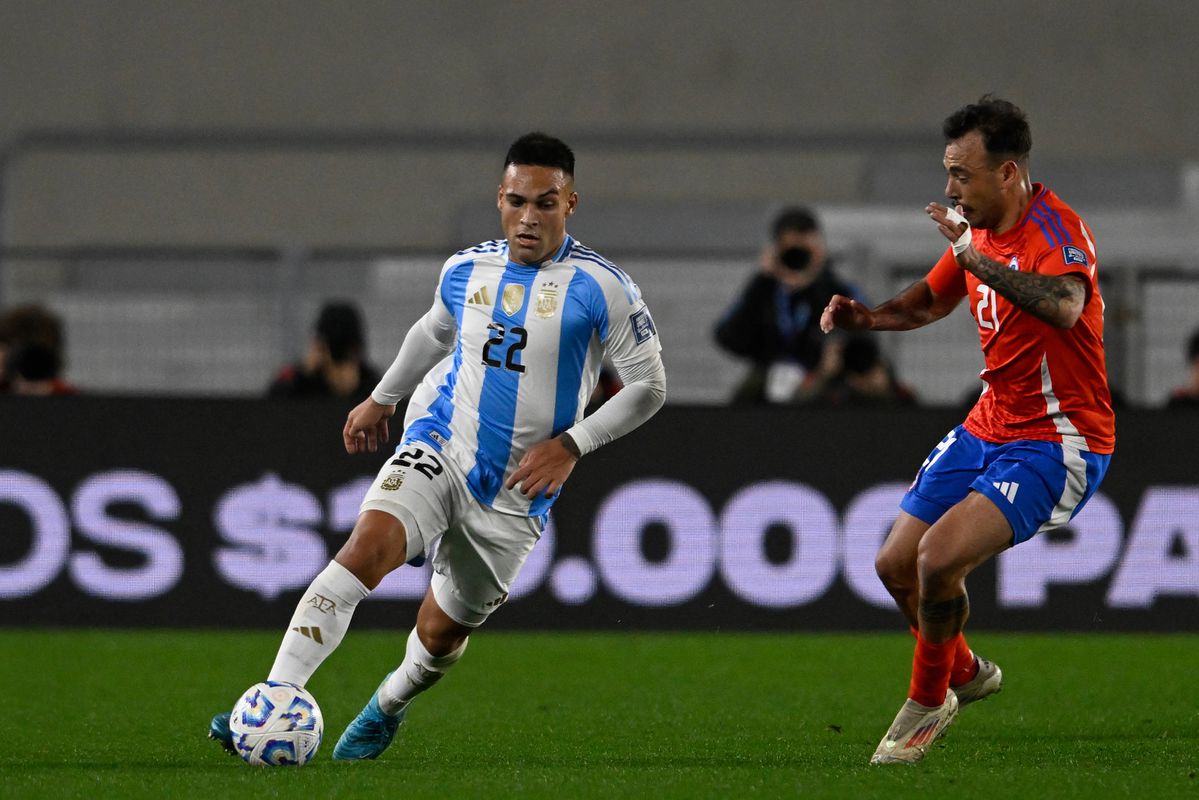 Lautaro Martínez igualou Maradona na lista de goleadores da Argentina