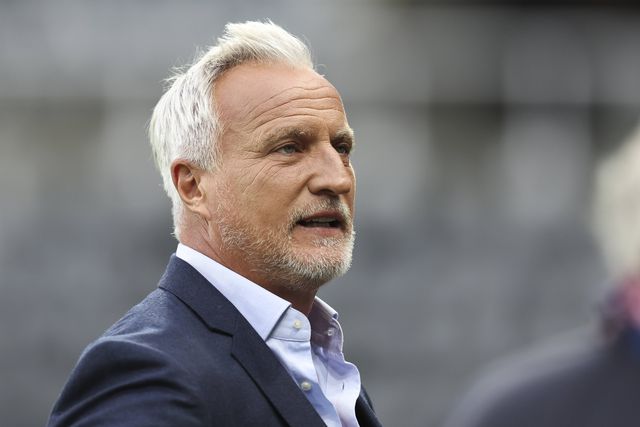 Ginola acusado de não querer conhecer a neta