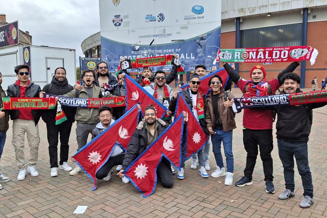 Do Nepal até Glasgow por amor a Ronaldo