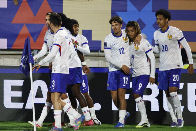 Saimon Bouabré, avançado francês de 19 anos do Neom