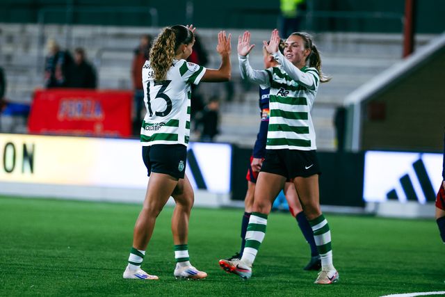 Carolina Santiago fez o segundo golo das leoas (Foto: Sporting)