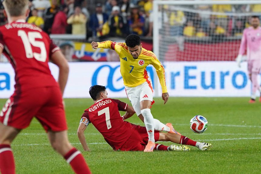 Eustáquio reencontrou Luis Díaz no Canadá-Colômbia da madrugada de quarta-feira